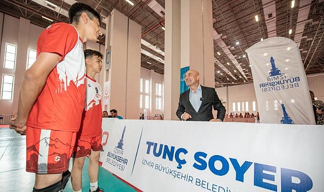 İzmir&#039;in yeni spor uygulaması Sporİzmir kullanıma sunuldu