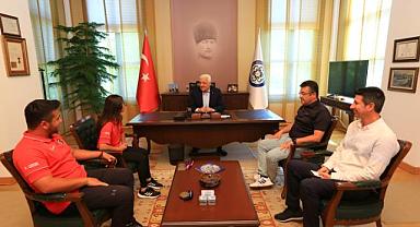 Muğla’nın gururu okçular Başkan Gürün’ü ziyaret etti