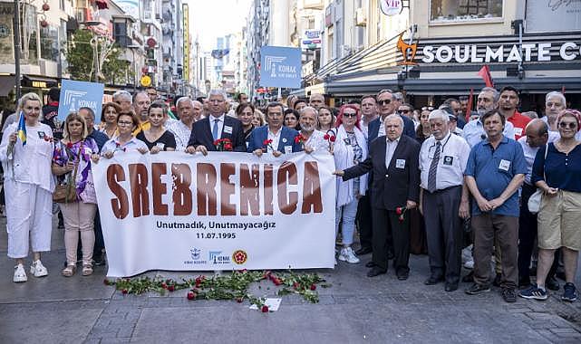 Srebrenitsa Kurbanlarına Konak'ta Hüzünlü Anma