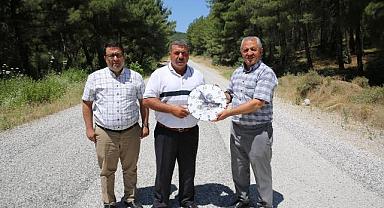 Yol Çalışmaları Muhtarların Takdirini Topluyor