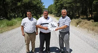 Yol Çalışmaları Muhtarların Takdirini Topluyor