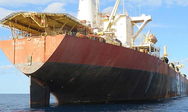 Zehir yüklü gemi aylardır İzmir'de! Ülkemiz tehlikeli atık çöplüğü haline getirildi!