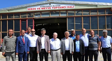 Zeybek Başkan Hal esnafıyla buluştu