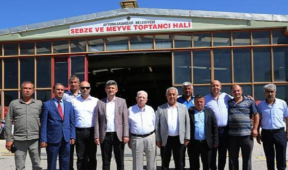 Zeybek Başkan Hal esnafıyla buluştu