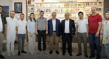 Zeybek Başkan personelinin bayramını kutladı