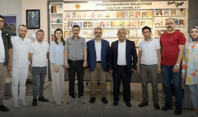 Zeybek Başkan personelinin bayramını kutladı