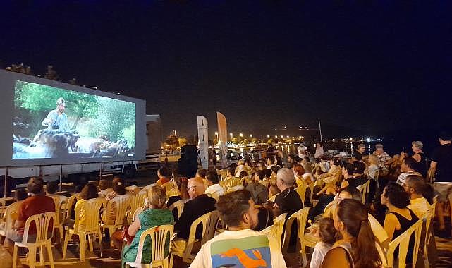 Açık havada sinema keyfi devam ediyor