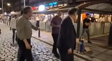 AK Partili Muharrem Kasapoğlu, İzmir'de alkollü bir mekanda eğlenenlere böyle eşlik etti