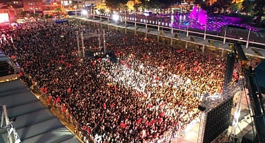 Aydın Büyükşehir Belediyesi'nden Çeştepe'de muhteşem konser