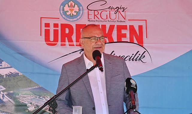 Başkan Ergün 60 adet tarım makinesi teslim etti