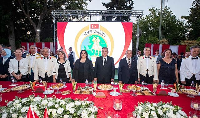 Başkan Soyer 30 Ağustos resepsiyonuna katıldı