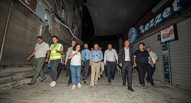 Başkan Soyer, Kemeraltı'ndaki gece çalışmalarını inceledi