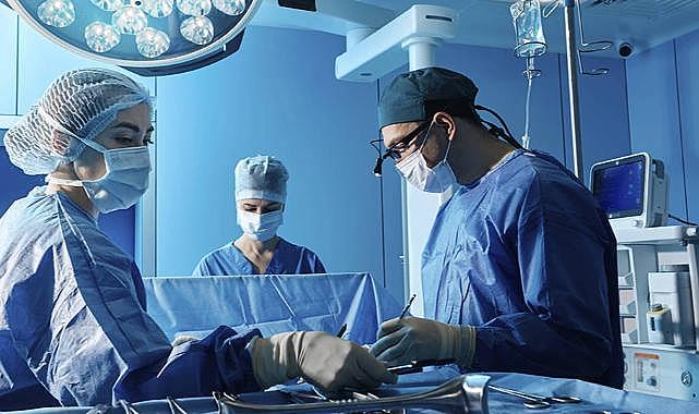 Beyin ölümü gerçekleşmişti: Nakledilen domuz böbreği insan vücudunda yaşadı