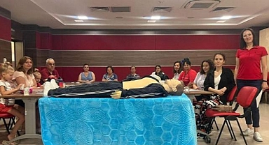 Büyükşehir hasta ve yaşlı öz bakımına destek olacakların eğitim programı düzenledi