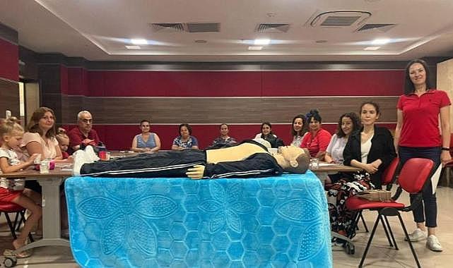 Büyükşehir hasta ve yaşlı öz bakımına destek olacakların eğitim programı düzenledi