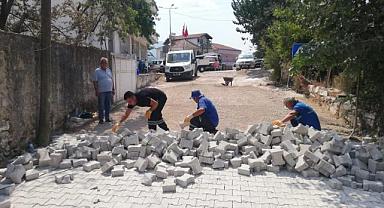 Büyükşehir parke kaplama çalışmalarına devam ediyor