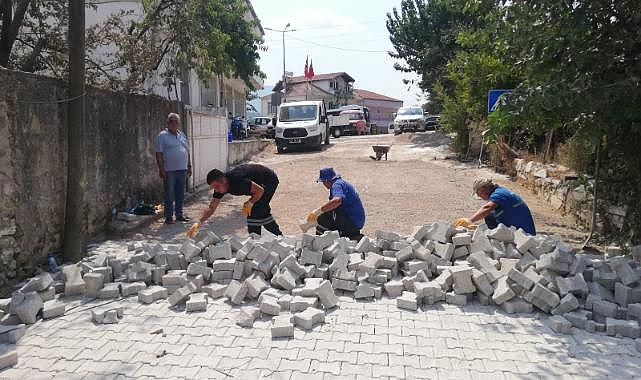 Büyükşehir parke kaplama çalışmalarına devam ediyor