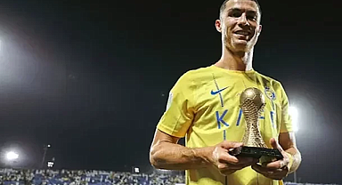 Cristiano Ronaldo, Dünya Kupası benzeri kupa ile Maçın Adamı ödülünü aldı