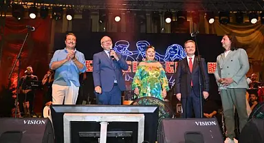 Cumhuriyet Meydanı’nda nostalji rüzgarı