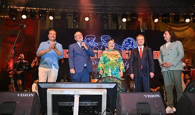 Cumhuriyet Meydanı’nda nostalji rüzgarı