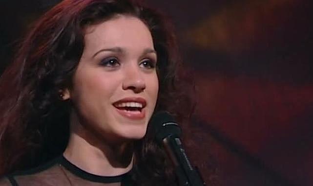 Eurovision'a damga vuran Şebnem Paker müzik öğretmeni olarak Milas'a atandı