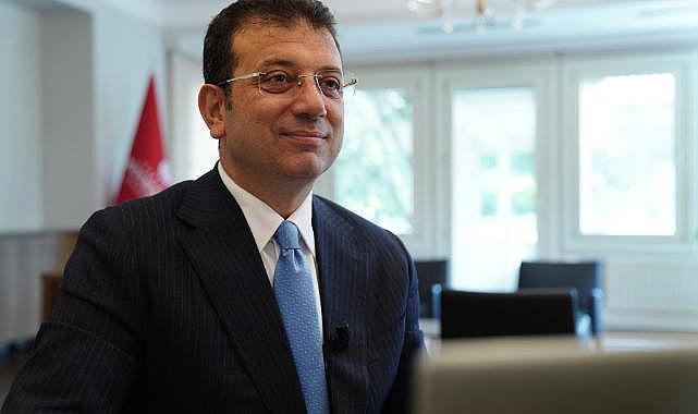 İmamoğlu&#039;ndan &#039;saha&#039; vurgusu: Toplumdan uzak olan hiç kimse başarı elde edemez