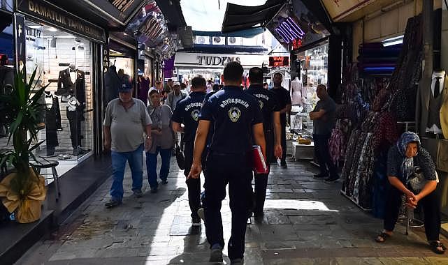 İzmir'de çığırtkan ve hanutçu operasyonu