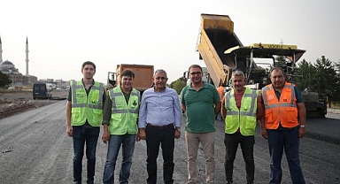 Kavşak çalışmalarına belediyeden 60 bin ton asfalt desteği