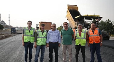 Kavşak çalışmalarına belediyeden 60 bin ton asfalt desteği