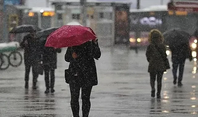 Meteoroloji&#039;den sağanak ve fırtına uyarısı; Sıcak havalar ülke genelini terk ediyor