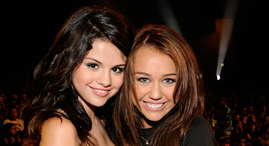 Miley Cyrus ve Selena Gomez'den aynı güne şarkı müjdesi