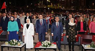 Millet Bahçesi'nde hem bayram hem açılış çoşkusu