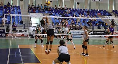 Minik voleybolcular Zafer Bayramı için oynadı