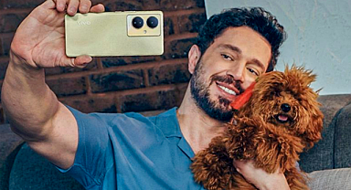 Murat Boz köpeğiyle reklam filminde oynadı