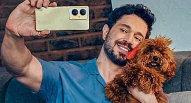 Murat Boz köpeğiyle reklam filminde oynadı