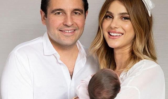 Nazlı Sabancı'dan ilk aile pozu