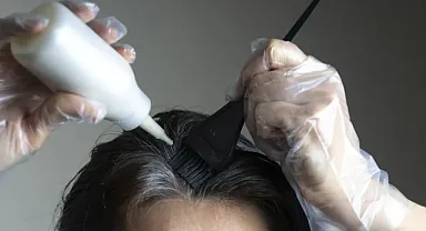 Saç boyası zararlı mıdır? Saç boyasının zararları neler?