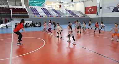 Sahipata Spor Salonu gençlerin hizmetinde