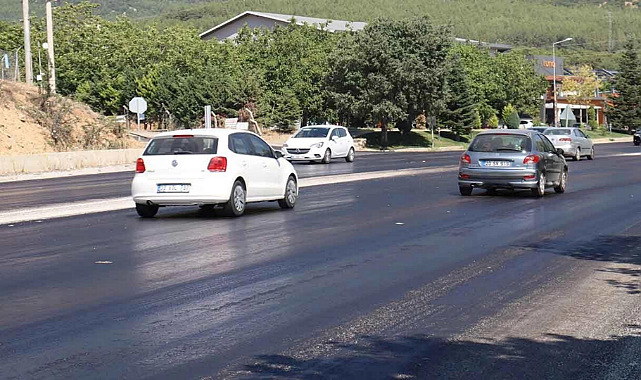 Sıcaklık 42 dereceye çıkınca asfalt eridi!