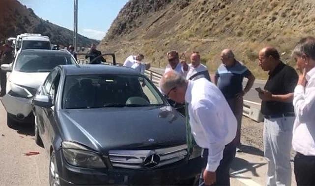 Son Dakika! Kılıçdaroğlu&#039;nun konvoyunda kaza: Yaralılar var!