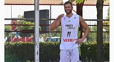 Tarzanlar beyaz formasını tanıttı