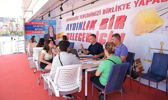 Tercih tırından binlerce öğrenci faydalandı