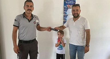 Unutulan eşyalar Büyükşehir ekiplerinin dikkatiyle sahiplerini buldu