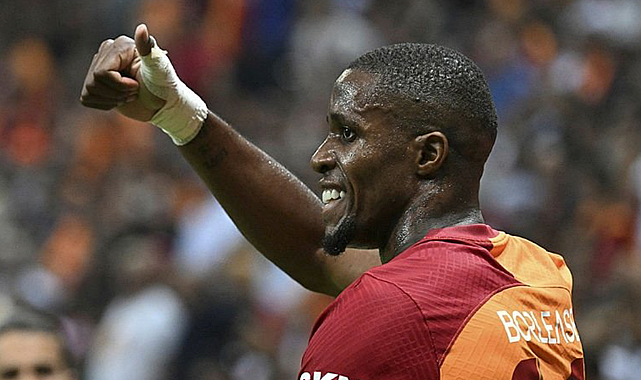 Wilfried Zaha, ayağının tozuyla futbol kulübü satın aldı