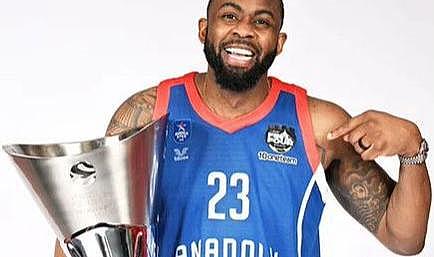 Yıldız isim James Anderson Potanın Tarzanlarına katıldı