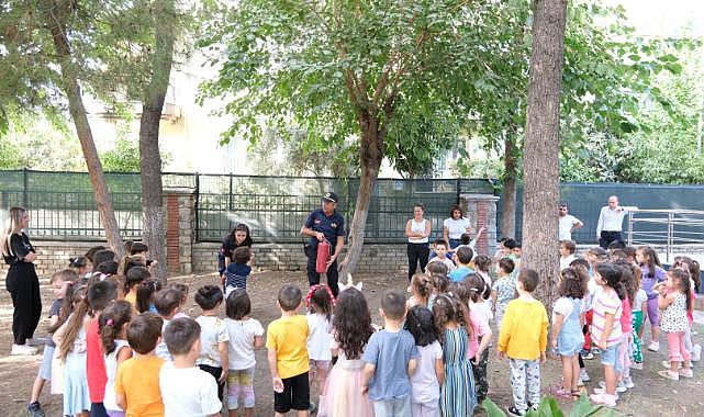 Aydın Büyükşehir Belediyesi İtfaiyecilik Haftası’nda miniklere eğitim verdi