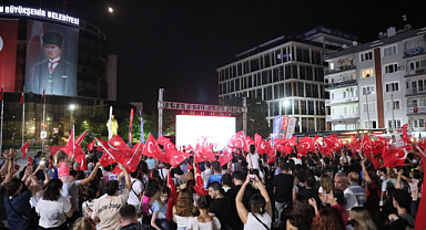 Aydınlılar tek yürek olup şampiyonu destekledi