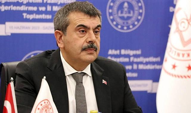 Bakan Tekin'den cep telefonu açıklaması: Öğretmen de öğrenci de cep telefonu ile derse girmeyecek