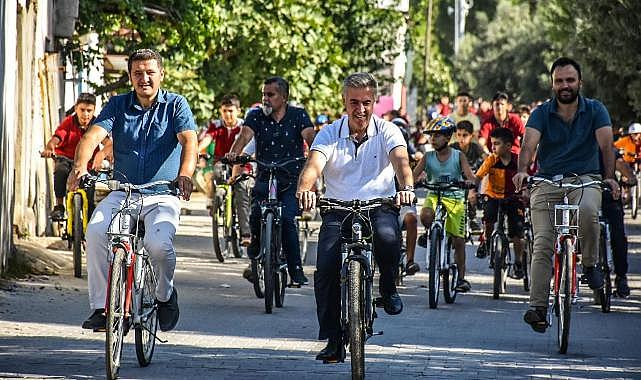Başkan Erol, bisikletiyle ilçede tur attı