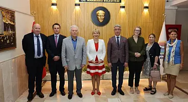 Birleşik Krallık Türkiye Büyükelçisi Jill Morris, Marmaris Belediye Başkanı Mehmet Oktay'ı ziyaret etti.